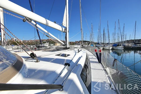 Bavaria 46 Cruiser - Yacht Charter Sailica