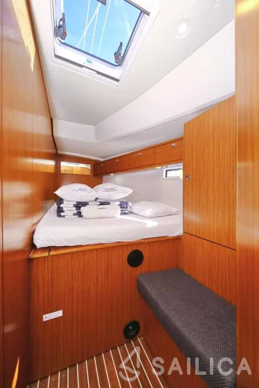 Bavaria 46 Cruiser - Yacht Charter Sailica