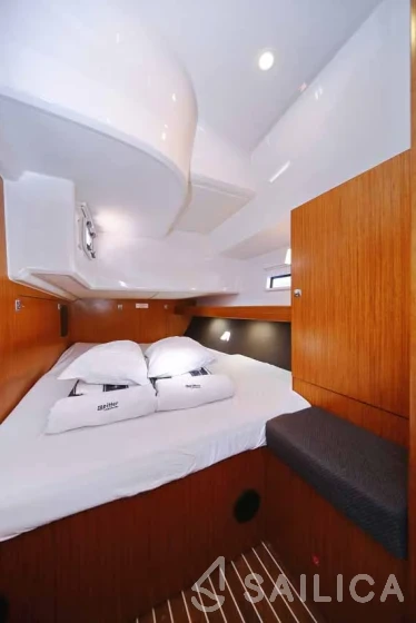 Bavaria 46 Cruiser - Yacht Charter Sailica