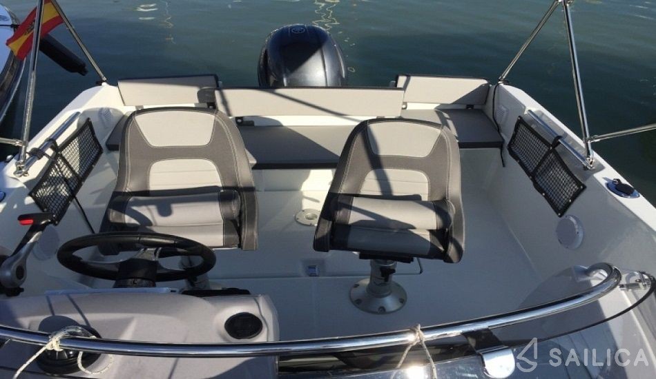 Cap Camarat 550 - Yacht Charter Sailica