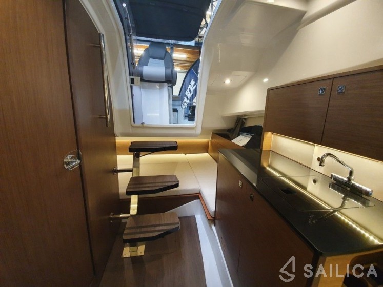 Cap Camarat 9.0 WA - Yacht Charter Sailica