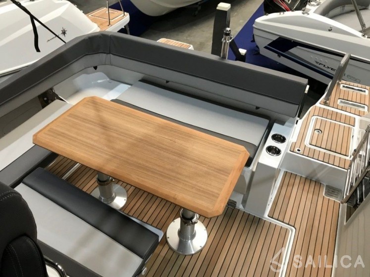 Cap Camarat 9.0 WA - Yacht Charter Sailica