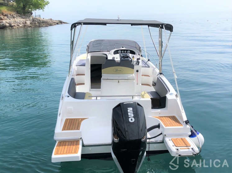 Saver 750 - Yacht Charter Sailica