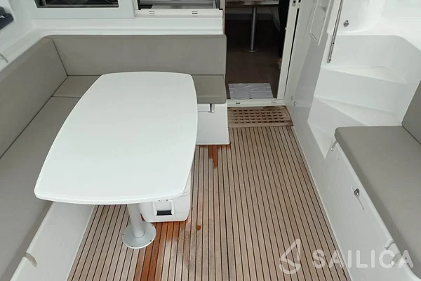 Lagoon 40 - Yacht Charter Sailica