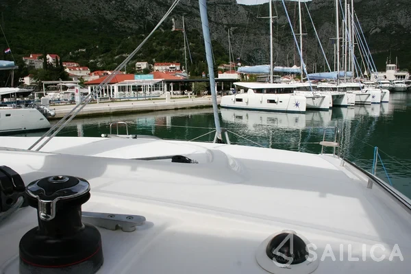 Lagoon 40 - Yacht Charter Sailica