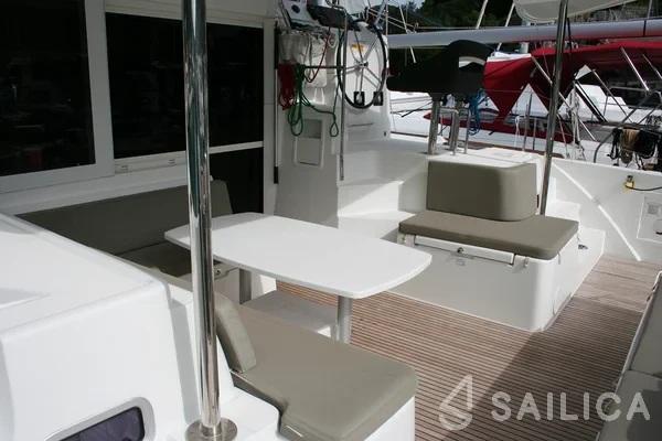 Lagoon 40 - Yacht Charter Sailica