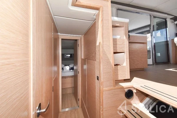 Nautitech 40 open NEW - 4 + 2 cab. - Yacht Charter Sailica
