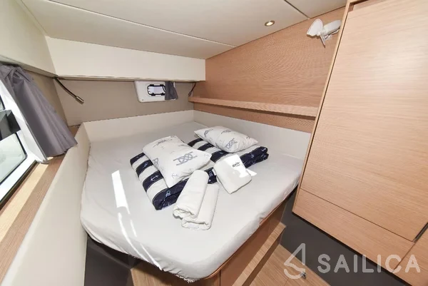 Nautitech 40 open NEW - 4 + 2 cab. - Yacht Charter Sailica