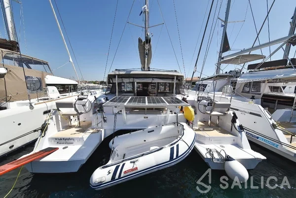Nautitech 40 open NEW - 4 + 2 cab. - Yacht Charter Sailica