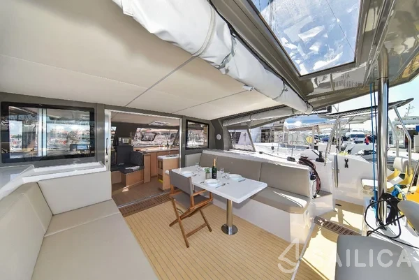 Nautitech 40 open NEW - 4 + 2 cab. - Yacht Charter Sailica