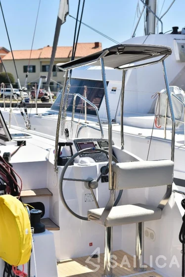 Nautitech 40 open NEW - 4 + 2 cab. - Yacht Charter Sailica