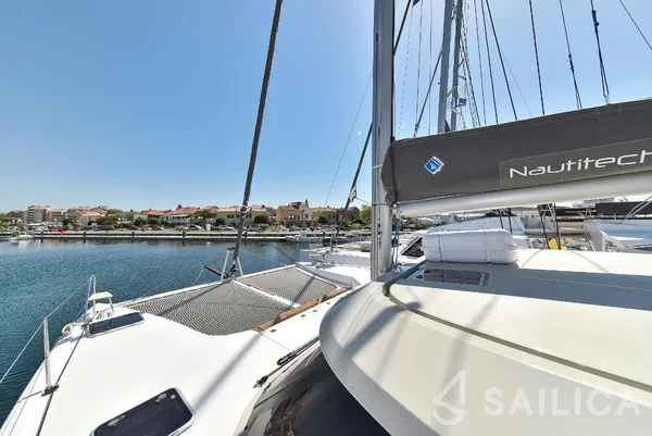 Nautitech 40 open NEW - 4 + 2 cab. - Yacht Charter Sailica