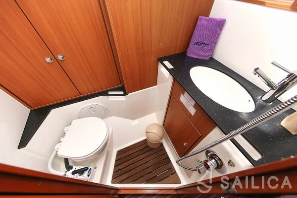 Bavaria 36 Cruiser - Yacht Charter Sailica