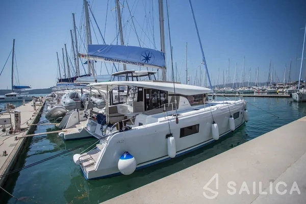 Lagoon 42 - Yacht Charter Sailica