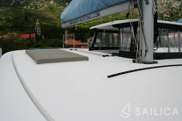 Lagoon 42 - Yacht Charter Sailica
