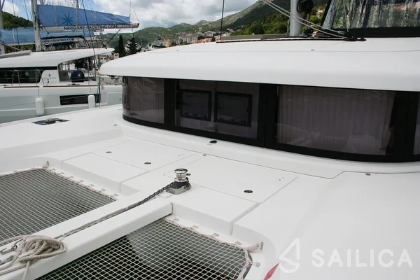 Lagoon 42 - Yacht Charter Sailica