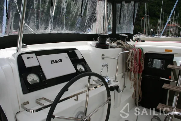 Lagoon 42 - Yacht Charter Sailica
