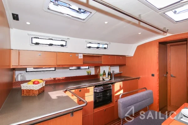 Bavaria 45 Cruiser - Yacht Charter Sailica