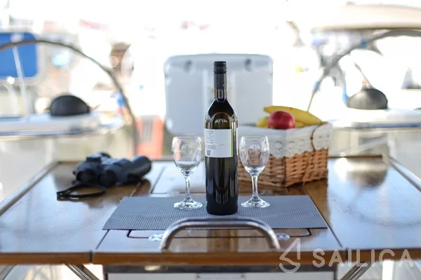 Bavaria 45 Cruiser - Yacht Charter Sailica
