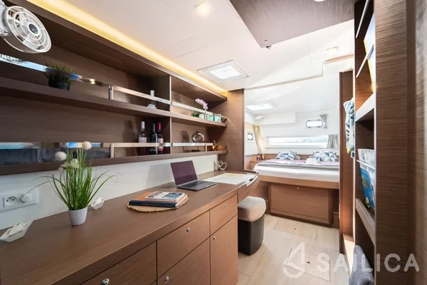Lagoon 42 - Yacht Charter Sailica