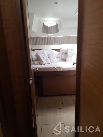Lagoon 42 - Yacht Charter Sailica