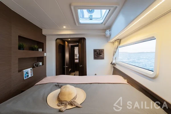 Lagoon 42 - Yacht Charter Sailica