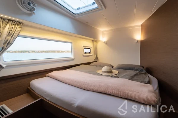 Lagoon 42 - Yacht Charter Sailica