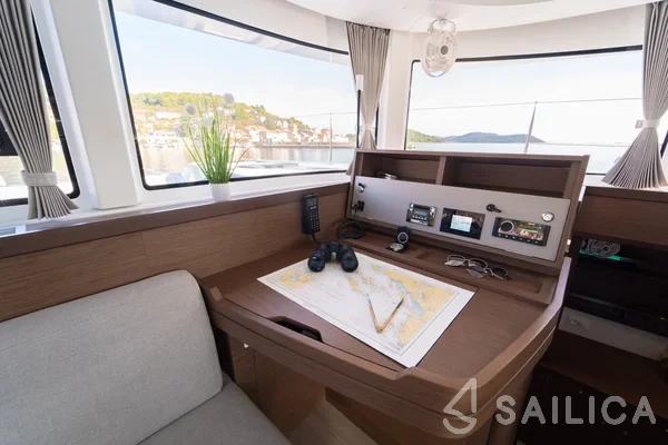 Lagoon 42 - Yacht Charter Sailica