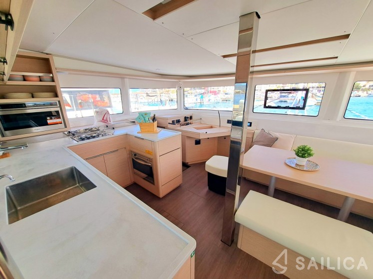 Lagoon 46 - 4 + 2 cab. - Yacht Charter Sailica