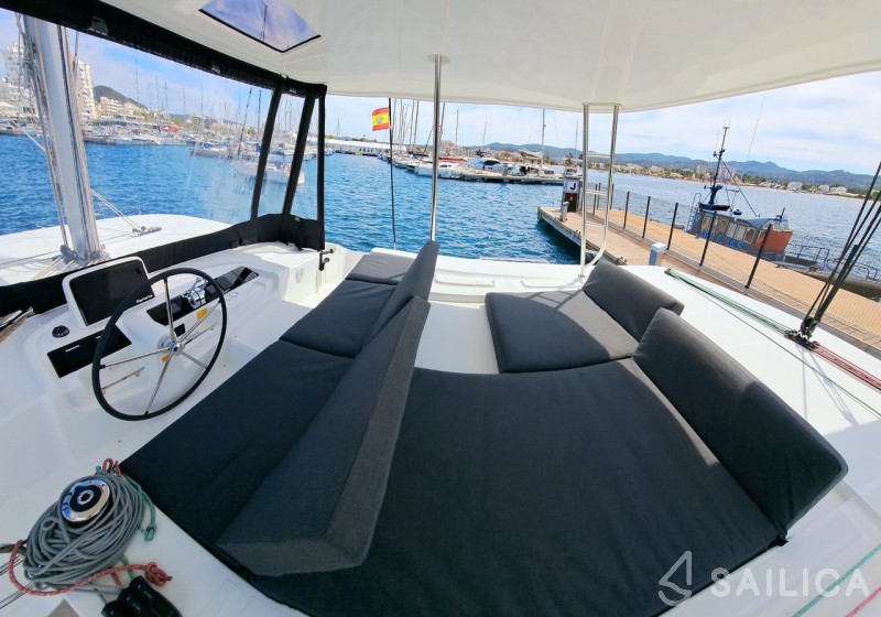 Lagoon 46 - 4 + 2 cab. - Yacht Charter Sailica