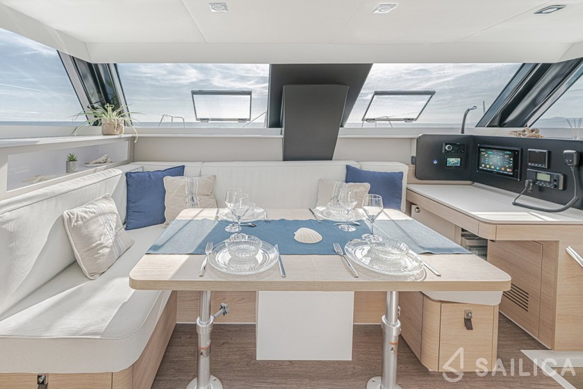 Aventura 37 - Yacht Charter Sailica