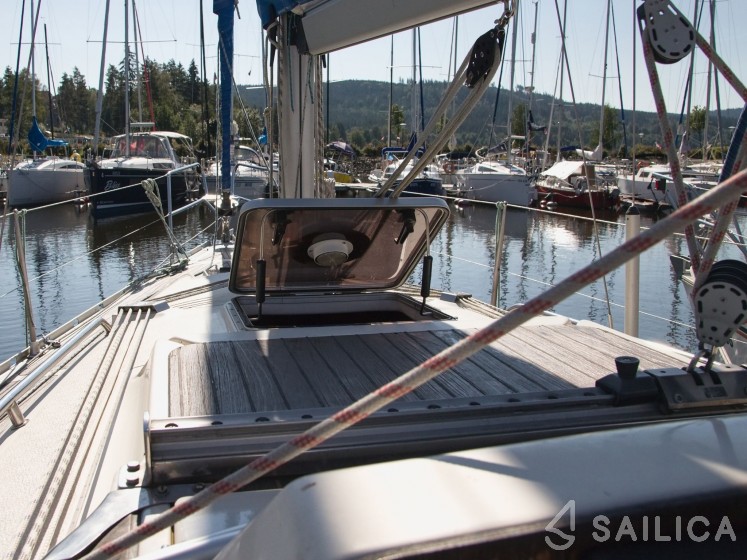 Bavaria 320 - Yacht Charter Sailica