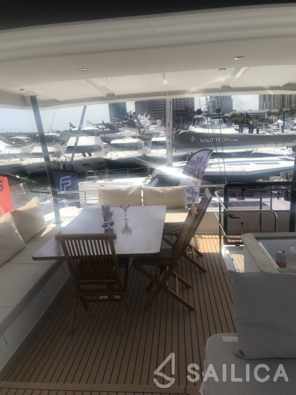 MY 44 - Yacht Charter Sailica