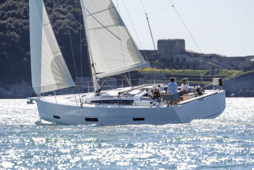 Sun Odyssey 389 - Yacht Charter Sailica