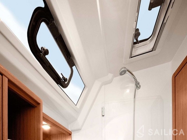 Bavaria Cruiser 41 - Yacht Charter Sailica