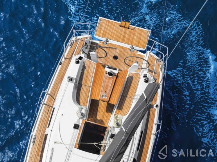 Bavaria Sport 34 - Yacht Charter Sailica