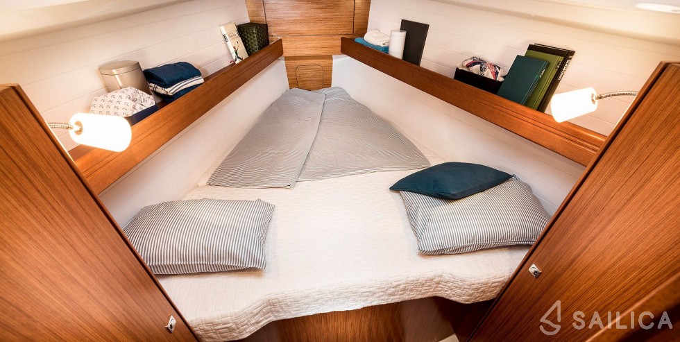 Bavaria Sport 34 - Yacht Charter Sailica