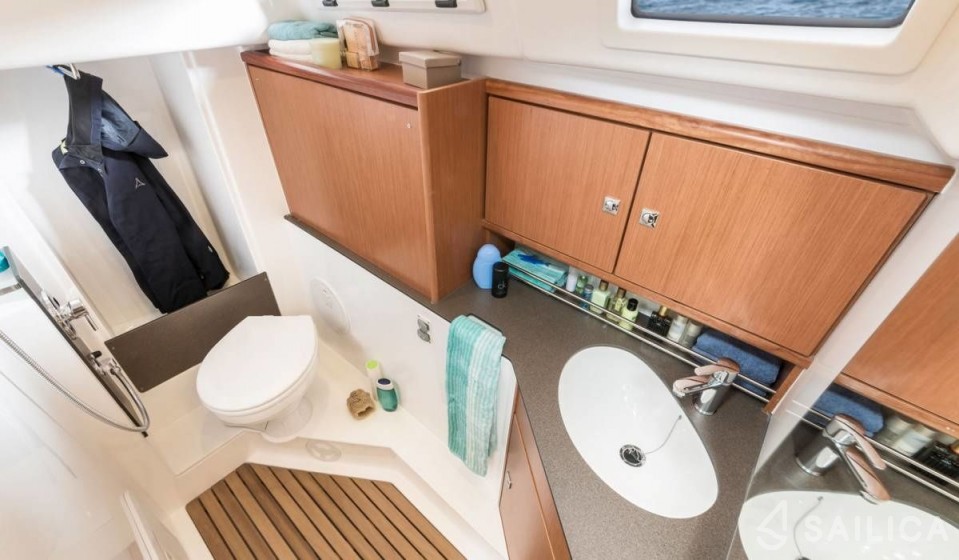 Bavaria Sport 34 - Yacht Charter Sailica