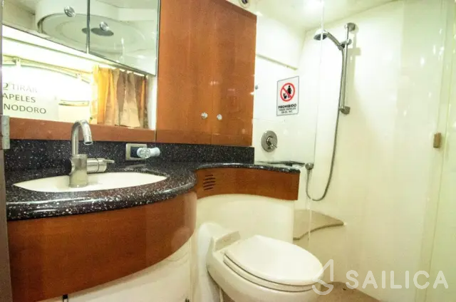 Sea Ray 500 Sundancer - Yacht Charter Sailica