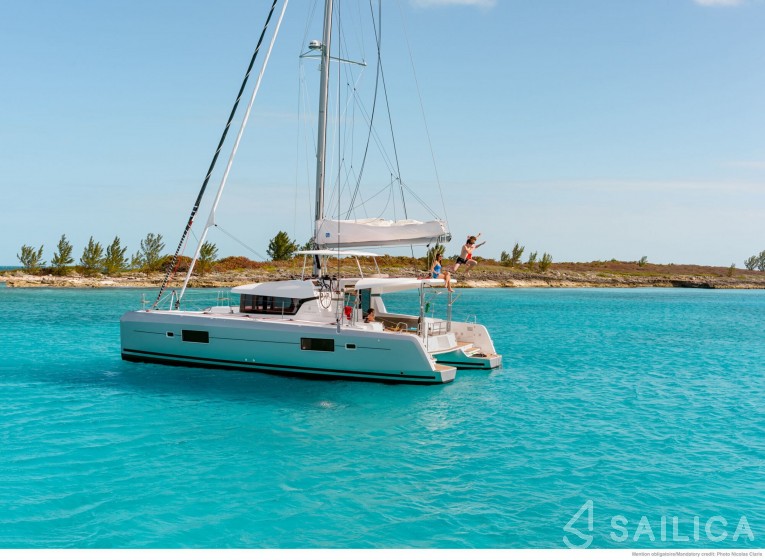 Lagoon 42 - Yacht Charter Sailica