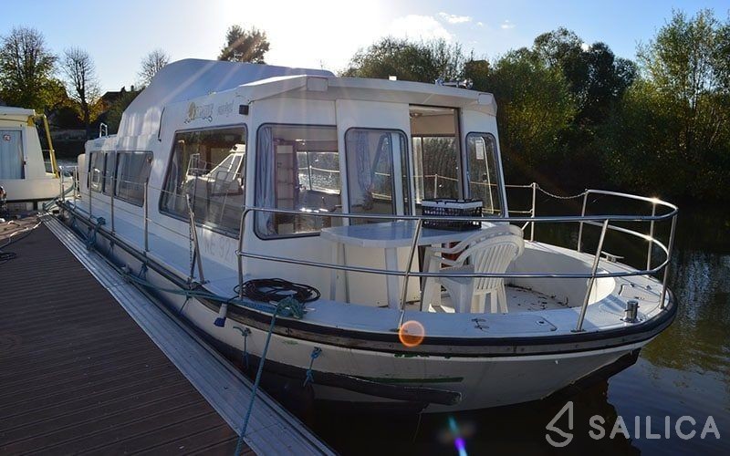 Espade Concept Fly - Yacht Charter Sailica