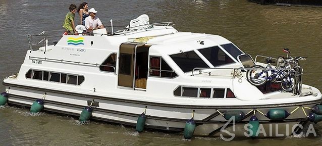 Haines Rive 40 - Yacht Charter Sailica