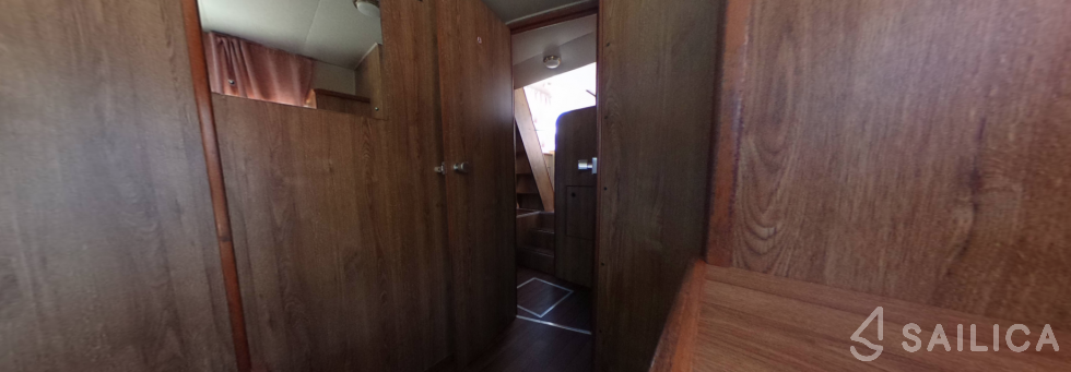 Haines Rive 40 - Yacht Charter Sailica
