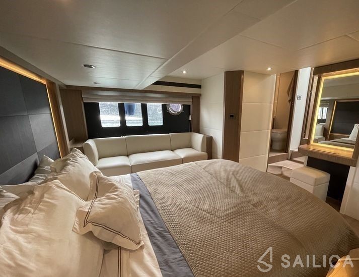 Absolute 52 - Yacht Charter Sailica