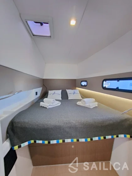 Bali 4.1 - Yacht Charter Sailica