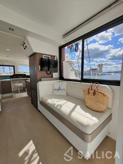 Bali 4.1 - Yacht Charter Sailica
