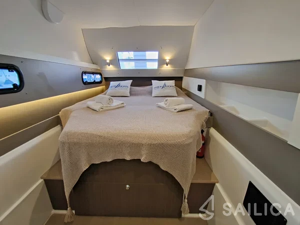 Bali 4.1 - Yacht Charter Sailica