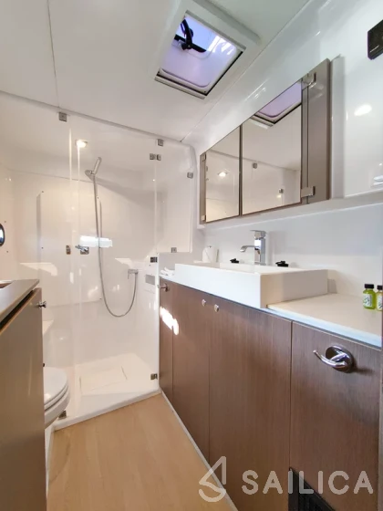 Bali 4.1 - Yacht Charter Sailica
