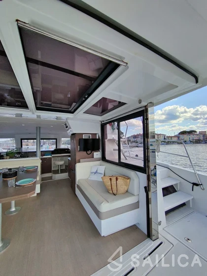 Bali 4.1 - Yacht Charter Sailica