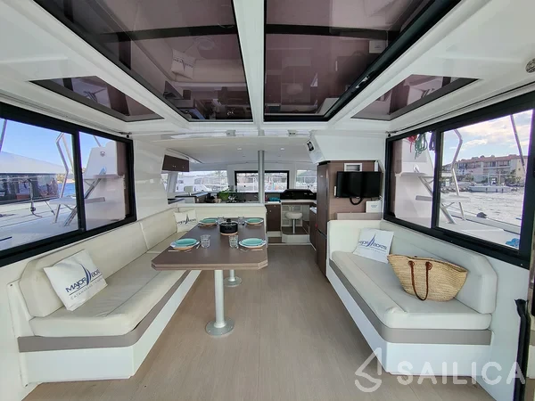 Bali 4.1 - Yacht Charter Sailica